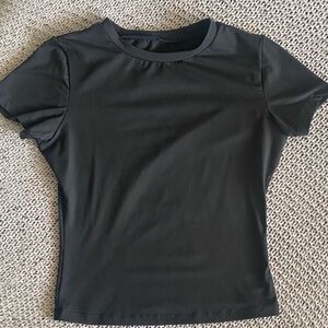 Size M black tee